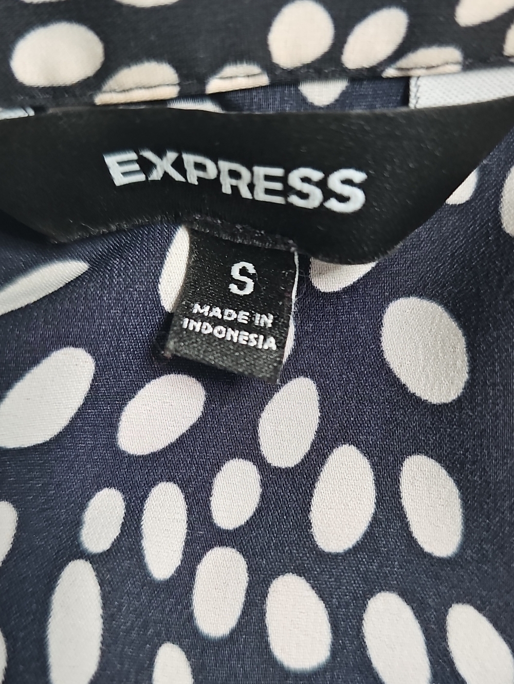 Express Black and White Pebble Dot Ruffle Top - Picture 5 of 5